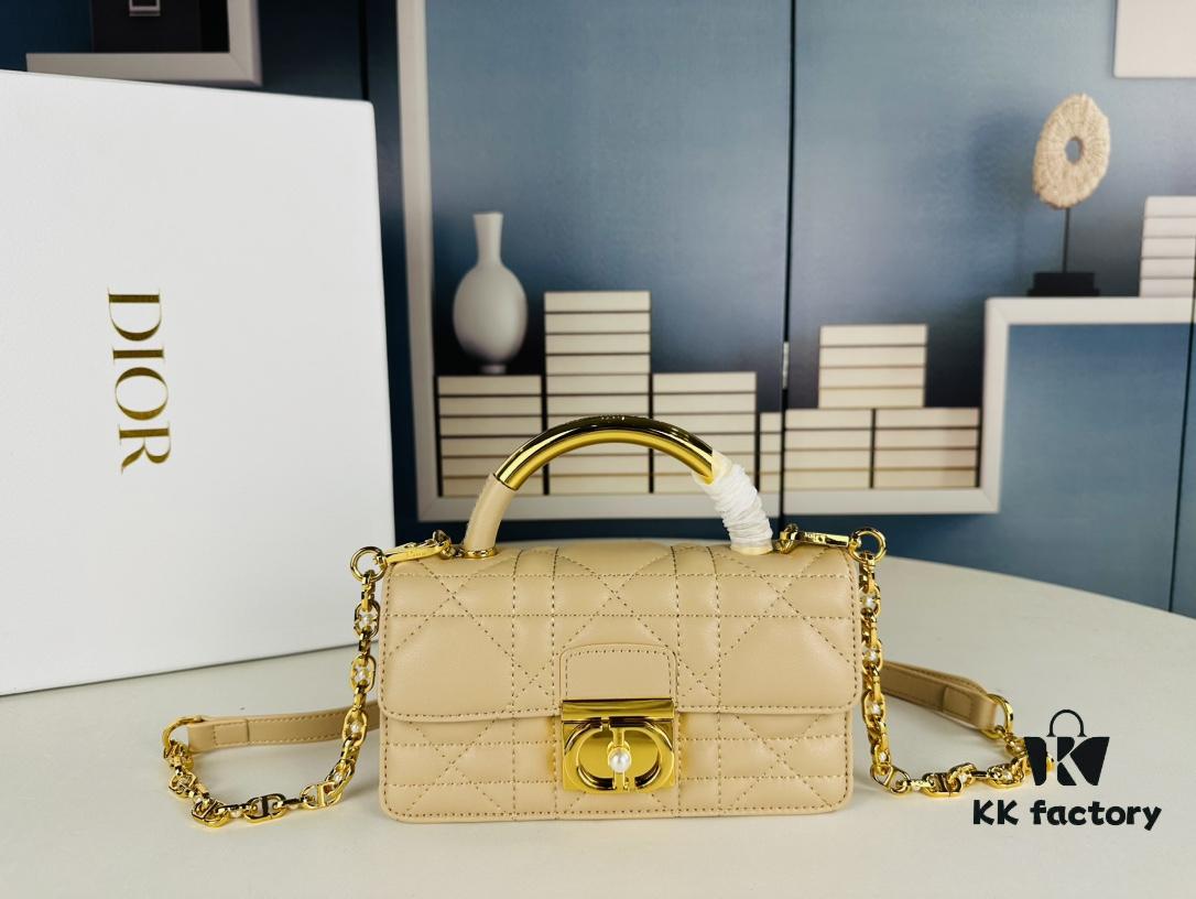 693099a26e68136f4d9aaaa6 Small Dior Dior Ange Handbag