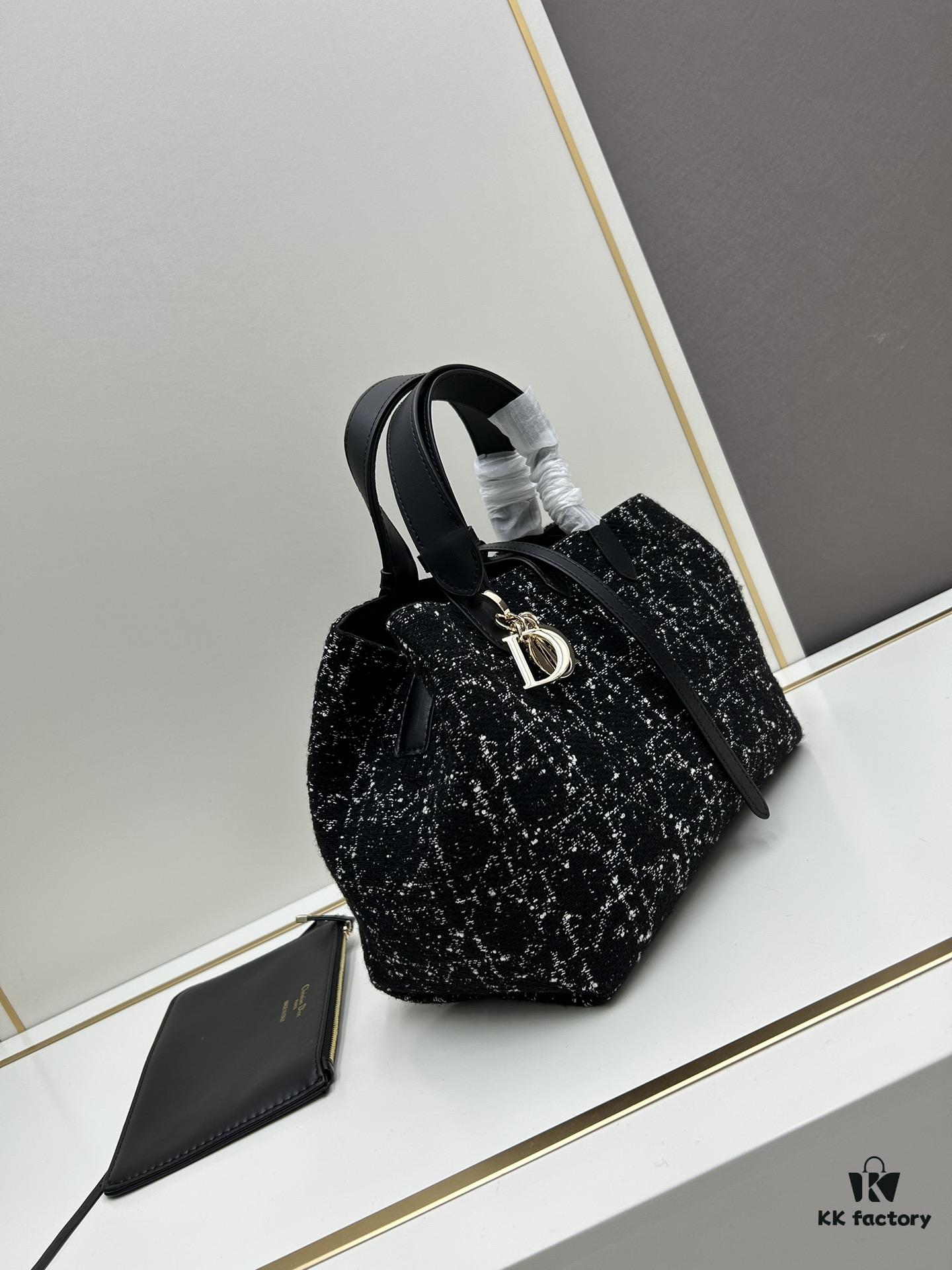 693099b26e68136f4d9aaaca Dior Toujours Medium Bag in Black Calfskin with Cannage Stitching