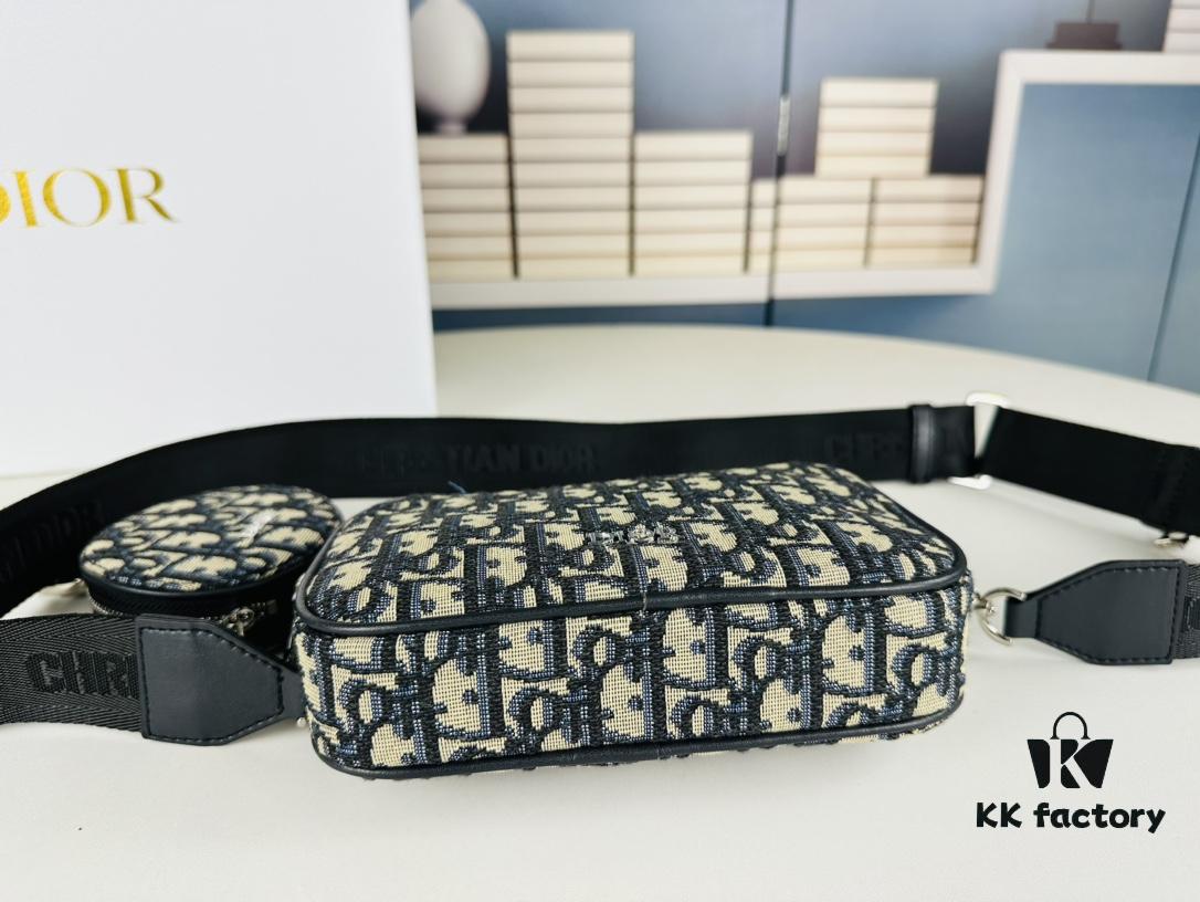 693099c66e68136f4d9aaaf6 Dior❤ New Season 🆕 Crossbody Canvas Bag, Letter Bag Made with Classic Monogram, Spacious and Versatile Design