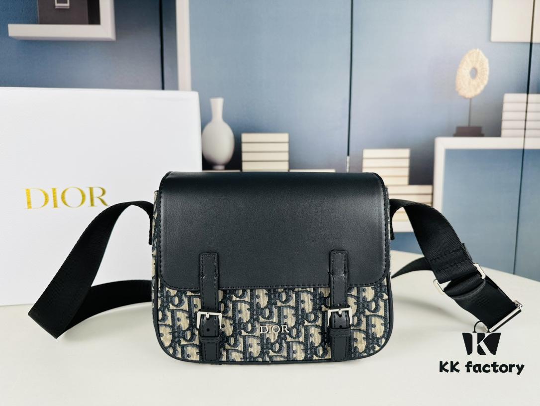 693099c76e68136f4d9aaaf8 Dior Oblique Print Men's Messenger Bag with Box