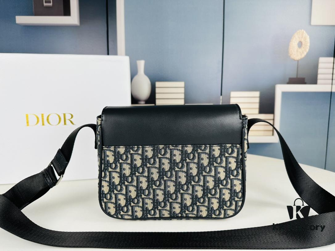 693099c96e68136f4d9aaafb Dior Oblique Print Men's Messenger Bag with Box