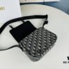 693099c96e68136f4d9aaafc Dior Oblique Print Men's Messenger Bag with Box