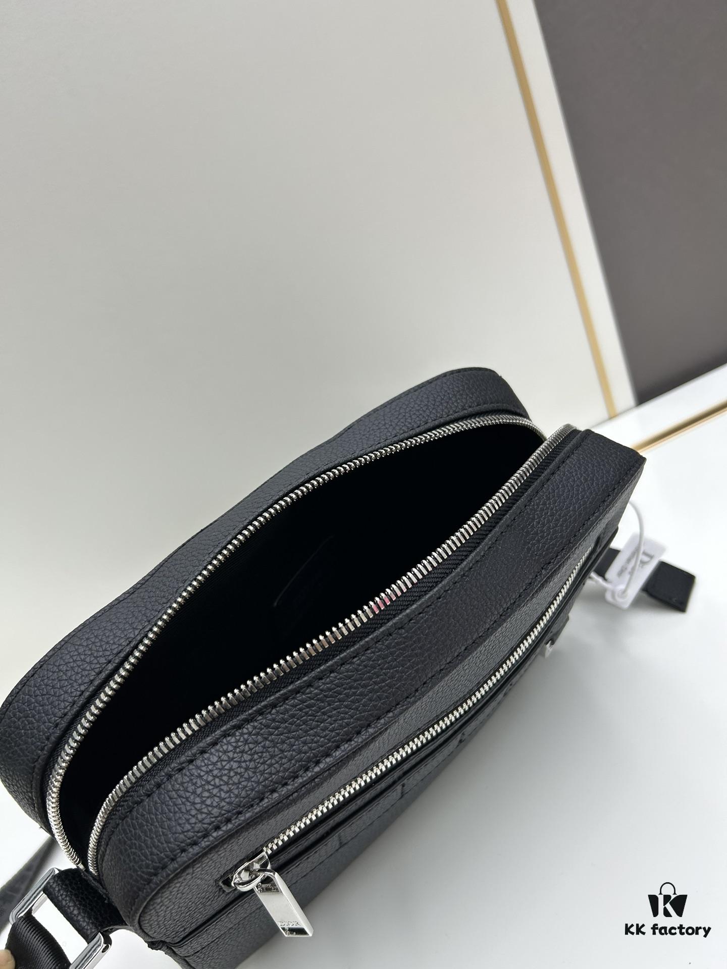 Safari Messenger Bag with Box, Practical and Compact for Everyday Use