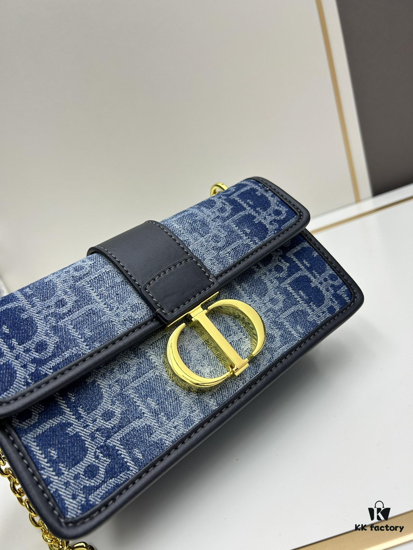 Small 30 Montaigne East-West Chain Bag with Box