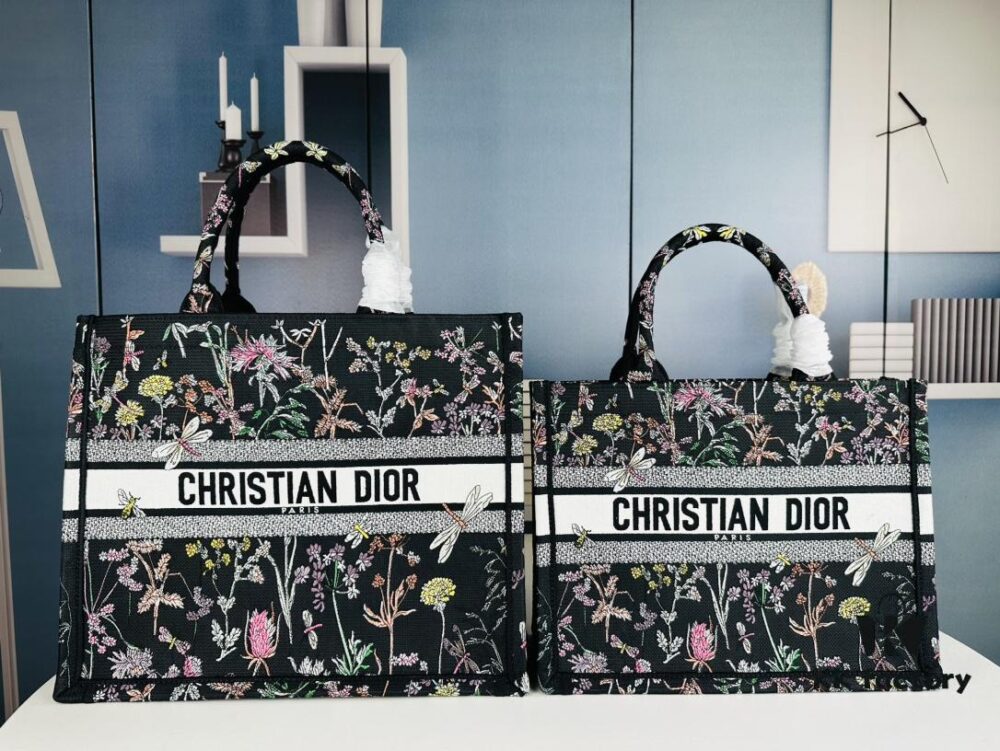 69309a406e68136f4d9aabe6 Original Order Embroidered Medium Di0r Book Tote