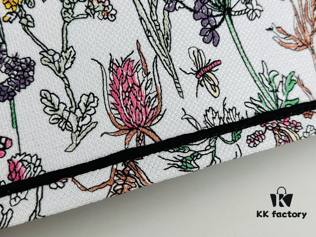 Embroidered Medium [Dior Book Tote]