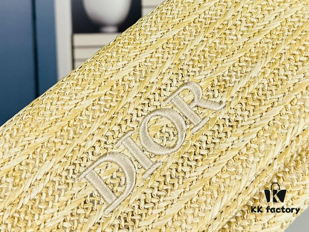 Hot Selling DIOR Straw Bag with Box + DIOR Phone Chain = DIY Evening Clutch