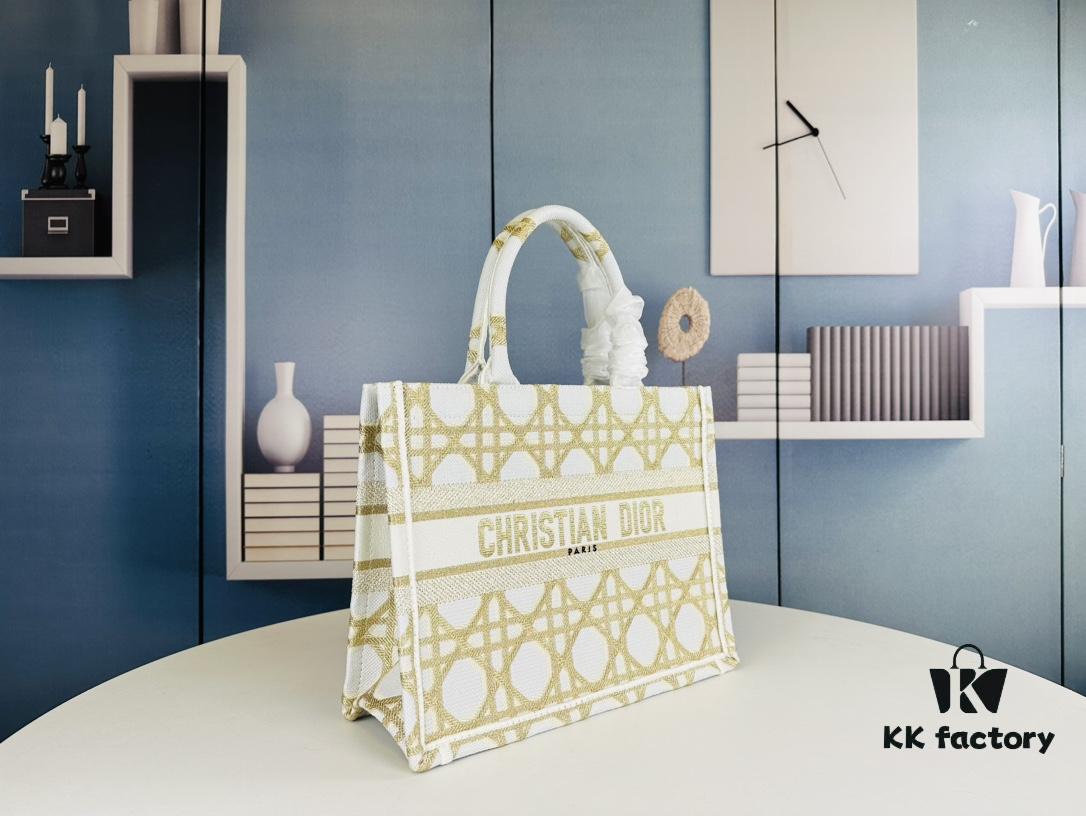69309ae96e68136f4d9aad36 Original Order Embroidered Medium Di0r Book Tote