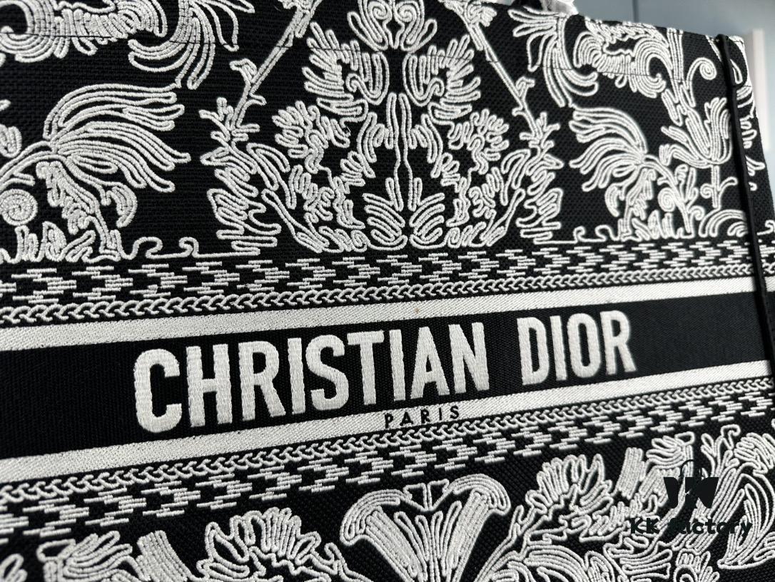 69309b1d6e68136f4d9aad91 Original Order Embroidered Large Di0r Book Tote