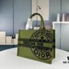 69309b206e68136f4d9aad94 Original Order Embroidered Medium Di0r Book Tote