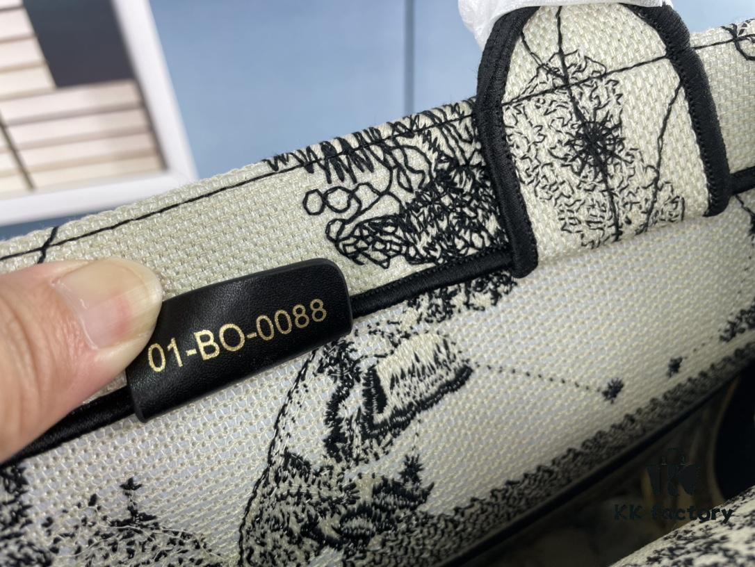 Embroidered Medium [Dior Book Tote] Original Order