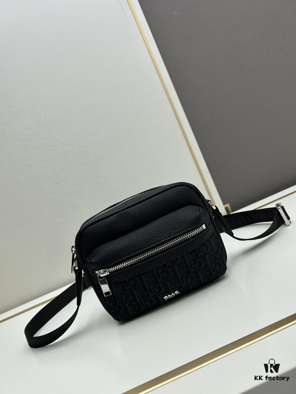 69309bc86e68136f4d9aaee7 Small Dior Men's New Backpack Shoulder Bag with Box