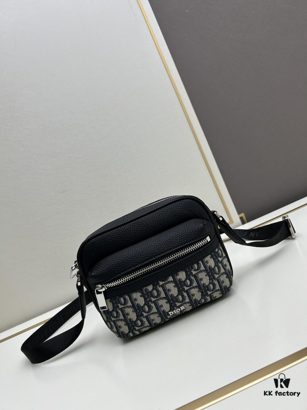 69309bcc6e68136f4d9aaeef Small Dior Men's New Backpack Shoulder Bag with Box