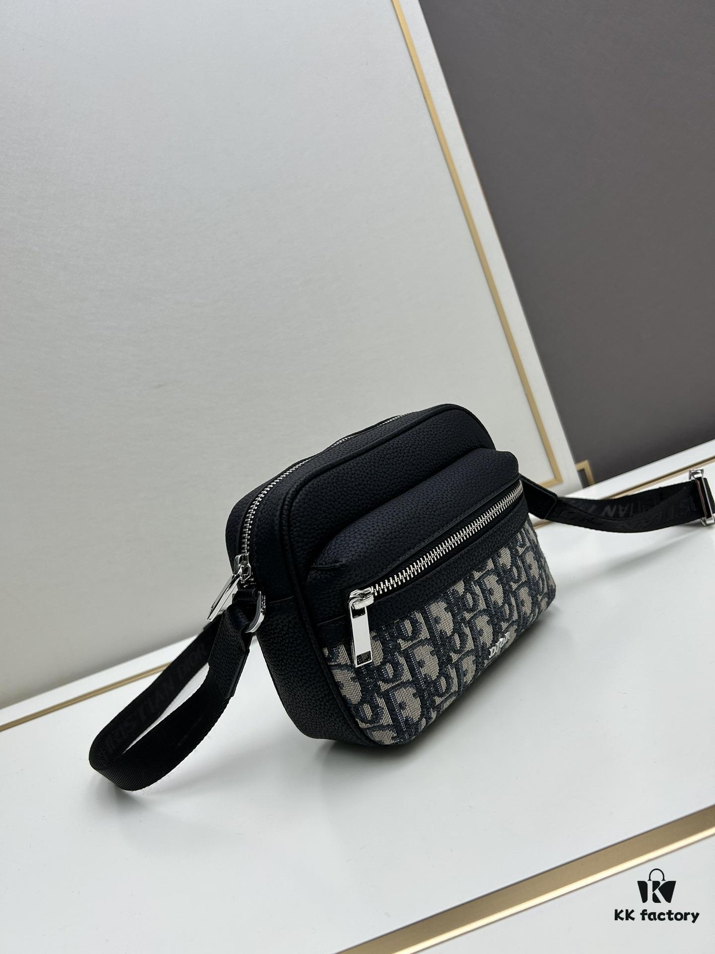 69309bcd6e68136f4d9aaef0 Small Dior Men's New Backpack Shoulder Bag with Box