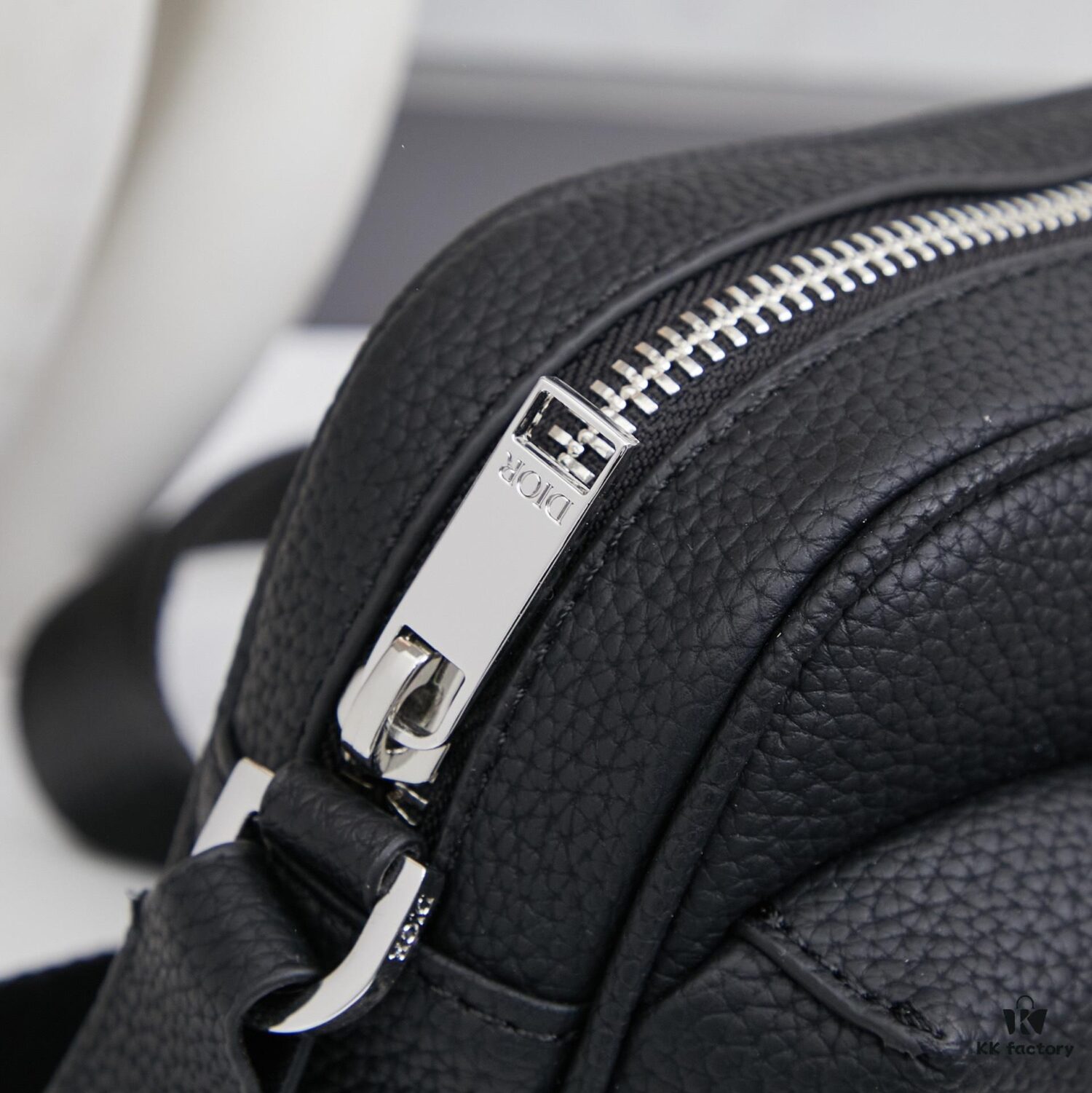 69309bd86e68136f4d9aaf04 Small Dior Men's New Backpack Shoulder Bag with Box