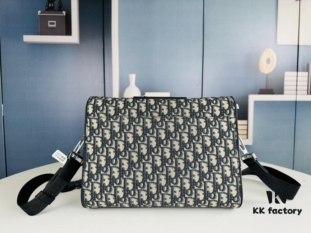 69309bff6e68136f4d9aaf57 Lingot Messenger Bag with Box, Size 29x22x8, Model No. 9033