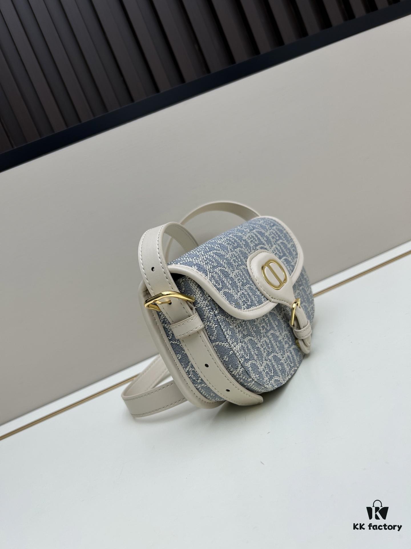 69309c6e6e68136f4d9ab03e Dior BOBBY Tote Bag, Early Autumn New Arrival, Vintage Style, Full-Grain Leather, 21-Inch Wide Model