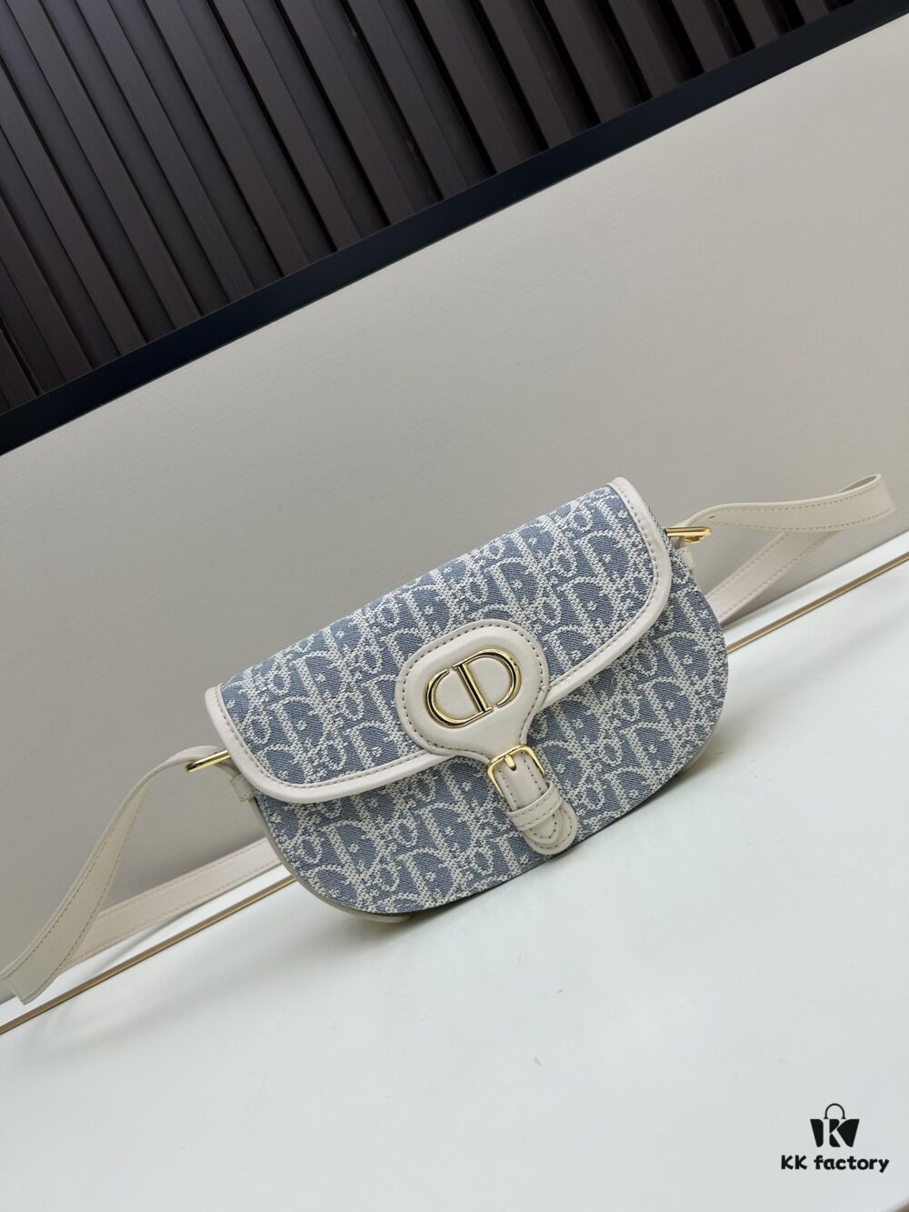69309c6e6e68136f4d9ab03f Dior BOBBY Tote Bag, Early Autumn New Arrival, Vintage Style, Full-Grain Leather, 21-Inch Wide Model