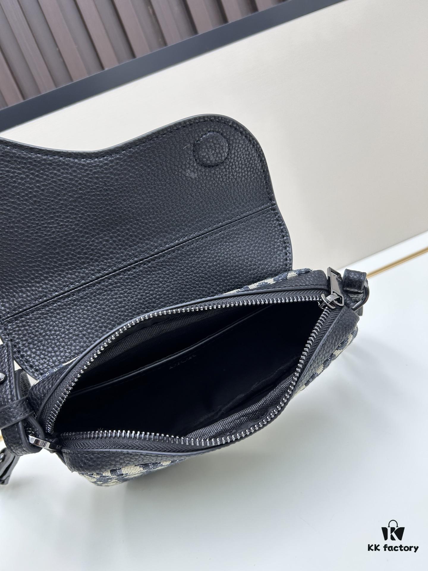 69309d116e68136f4d9ab158 This saddle bag reinterprets the classic design with a modern structure. Crafted from beige and black Oblique printed fabric, it features a signature black grained cowhide leather magnetic flap and a concealed zip closure. The interior includes a large compartment and slip pockets for daily essentials. The mini style comes with an adjustable, detachable leather shoulder strap, allowing versatile wear as a top handle, shoulder bag, or crossbody.
