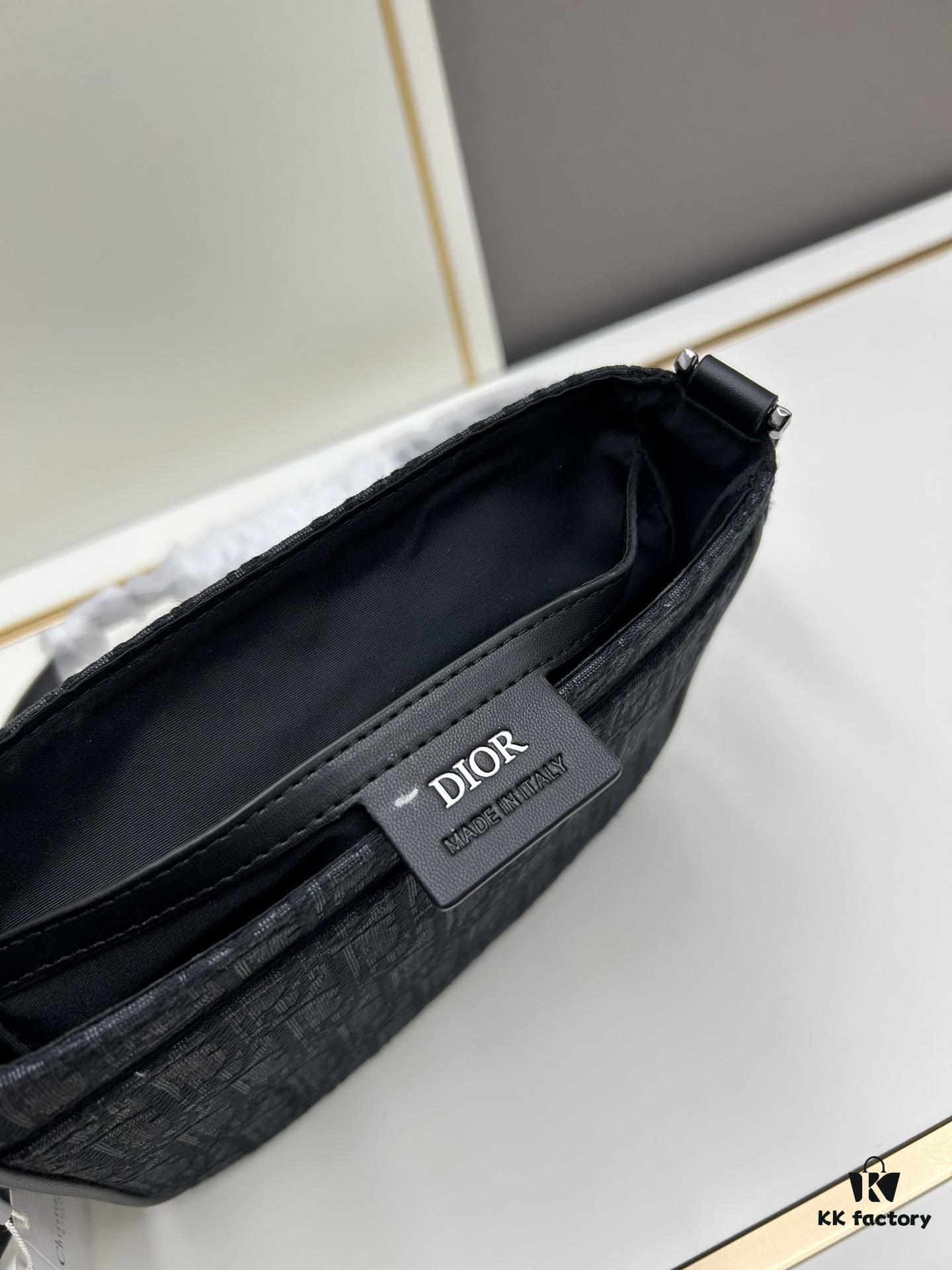 69309d356e68136f4d9ab195 Dior Men's Messenger Bag from the 2024 Autumn Collection