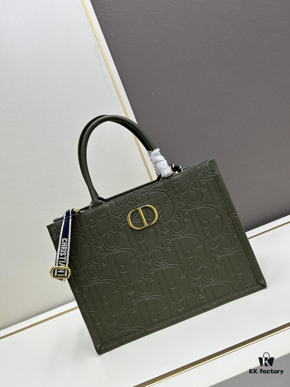 69309d476e68136f4d9ab1b2 Dior High-Quality New Arrival Fall/Winter Large Book Tote Bag