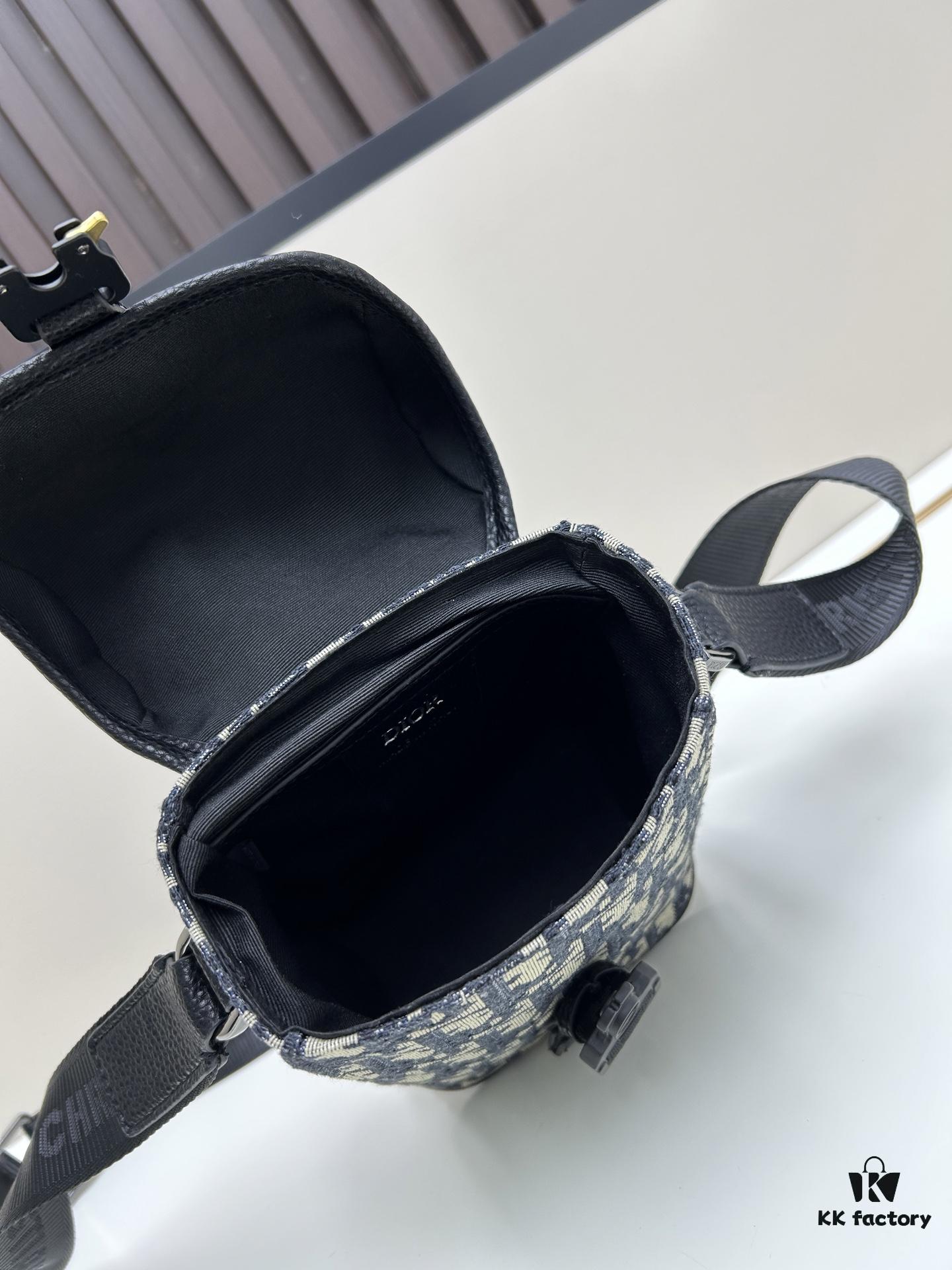 69309d926e68136f4d9ab21e Dior Hit The Road Summer 2025 Men's Vertical Flip Messenger Bag in Black Oblique Print