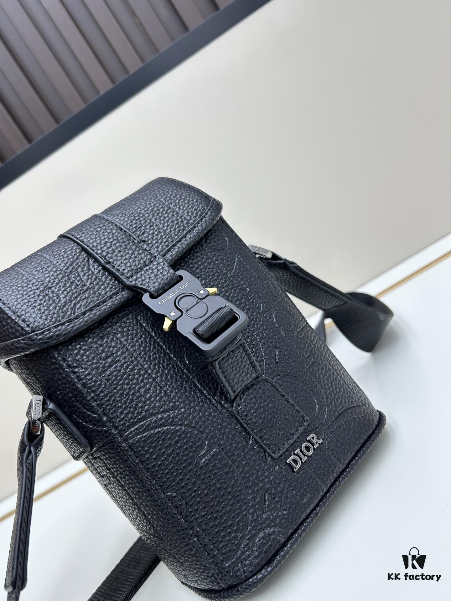 69309d936e68136f4d9ab223 Dior Hit The Road Summer 2025 New Arrival Vertical Flip Messenger Bag in Black Oblique Print