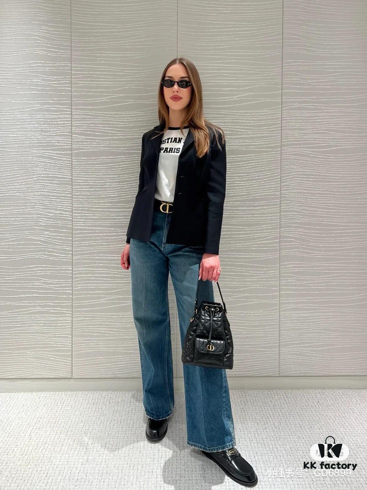 69309dd26e68136f4d9ab286 Large DIOR Caro Bucket Bag from the 2025 Autumn Ready-to-Wear Collection