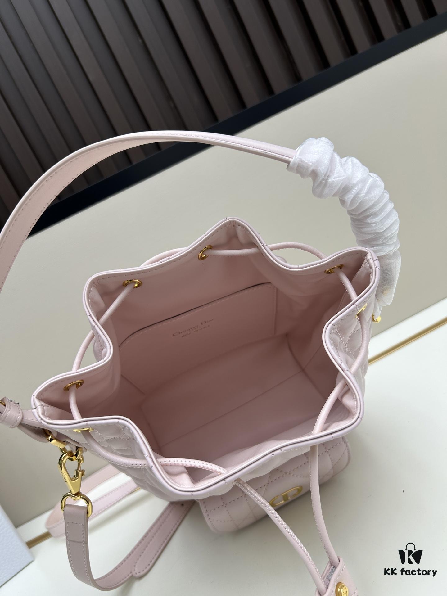 69309dde6e68136f4d9ab296 Large DIOR Caro Bucket Bag – New Arrival from the 2025 Autumn Ready-to-Wear Collection
