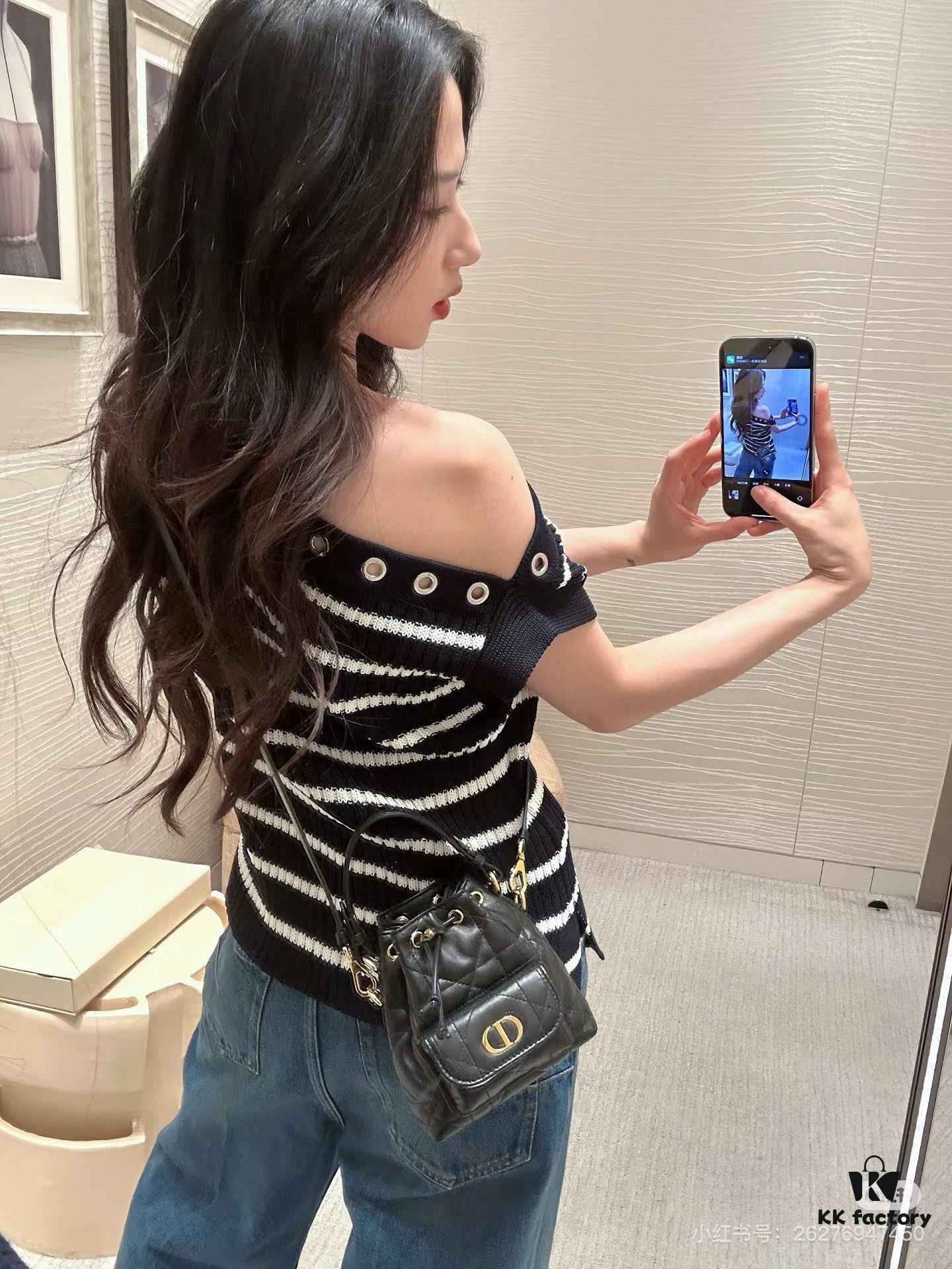 69309deb6e68136f4d9ab2a9 Dior Caro Small Bucket Bag from the Fall 2025 Ready-to-Wear Collection