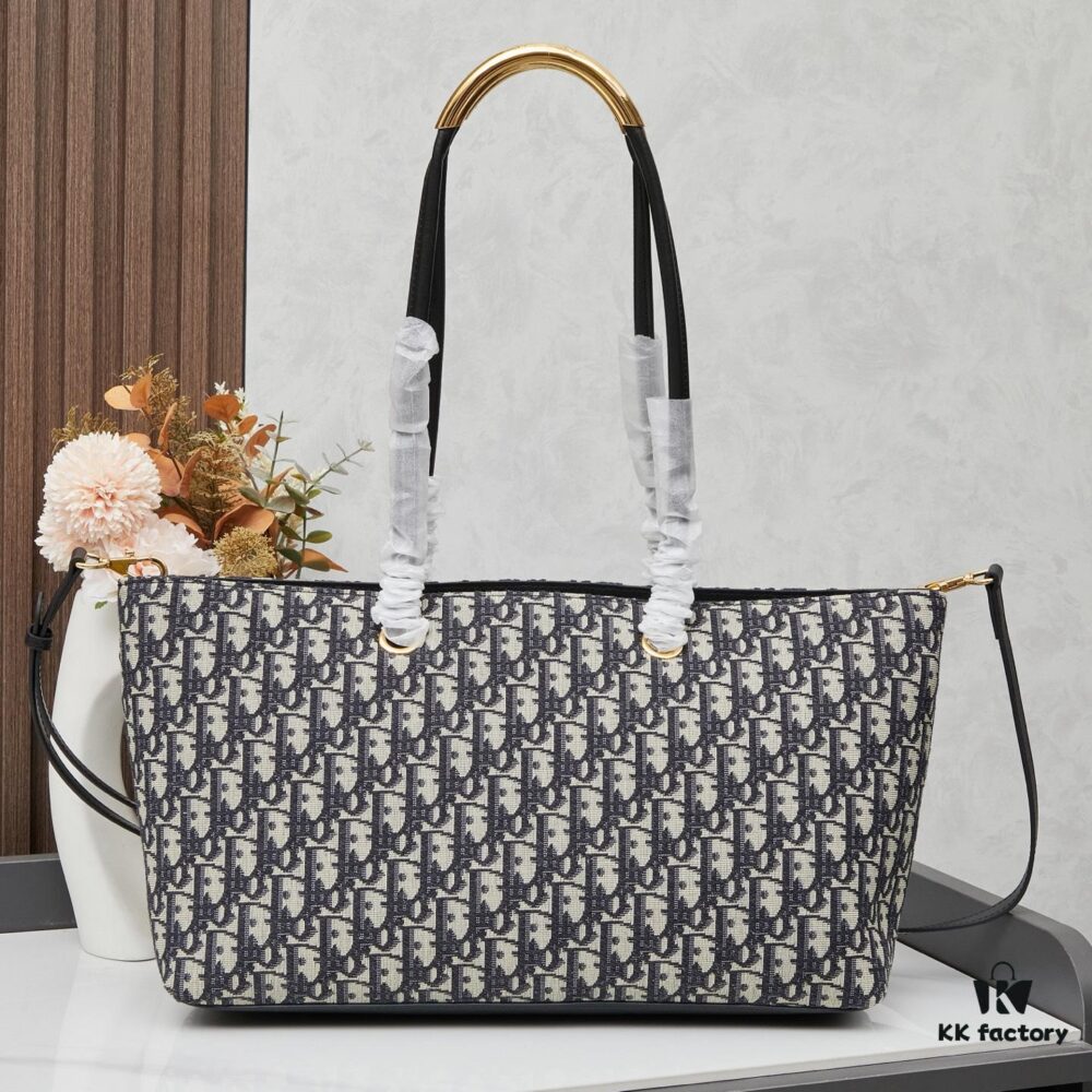 69309e0f6e68136f4d9ab2dd Dior Toujours Handbag (Blue Fabric)
