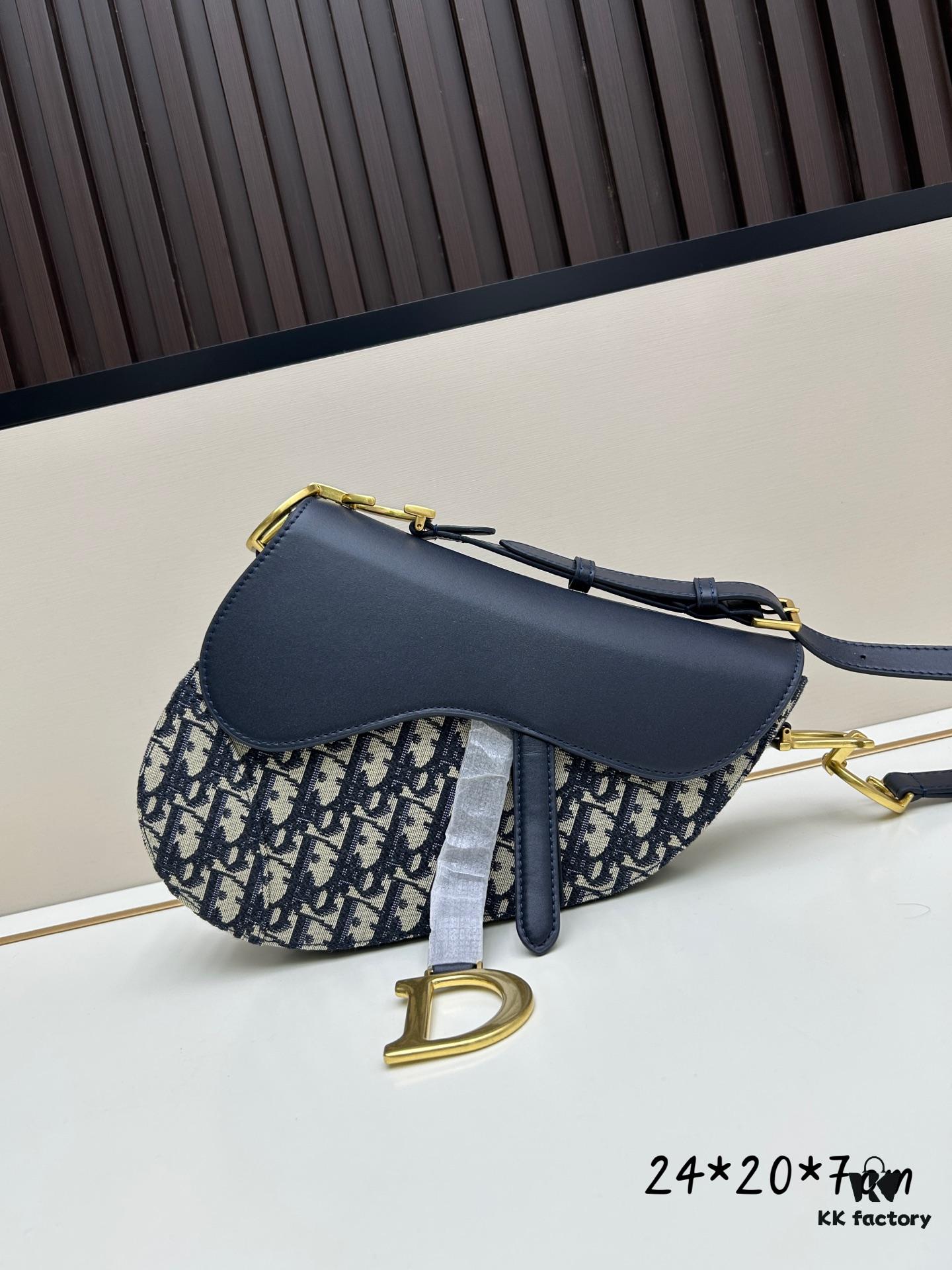 Soft Saddle Hobo Bag