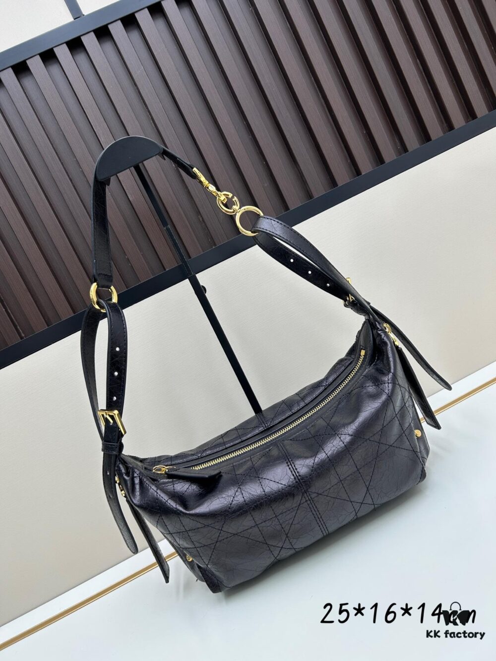69309f0f6e68136f4d9ab4ab Small 'Cd-m2416' D-Journey Bag