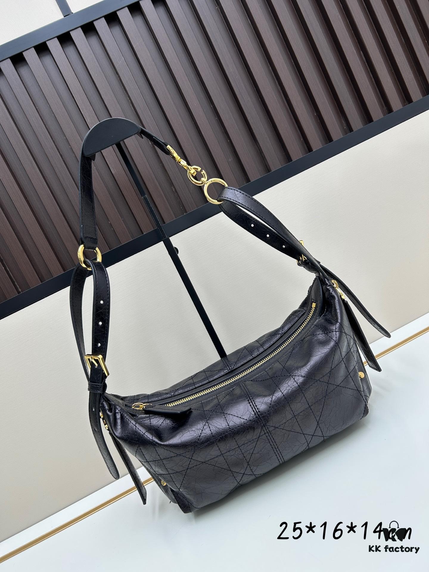 69309f0f6e68136f4d9ab4ab Small 'Cd-m2416' D-Journey Bag
