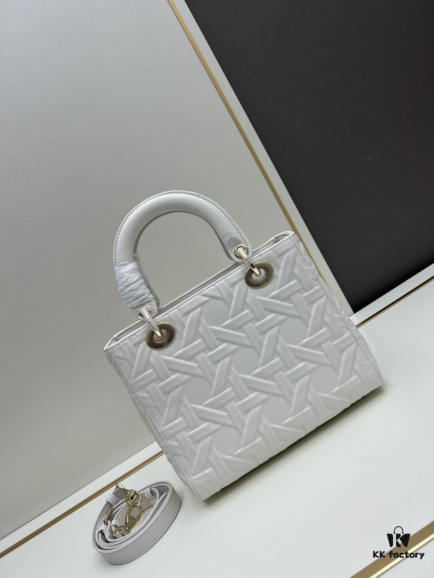69309f236e68136f4d9ab4cd Dior Lady Dior Top-Grade Original Leather Quilted Handbag in Black Embossed Chevron Pattern