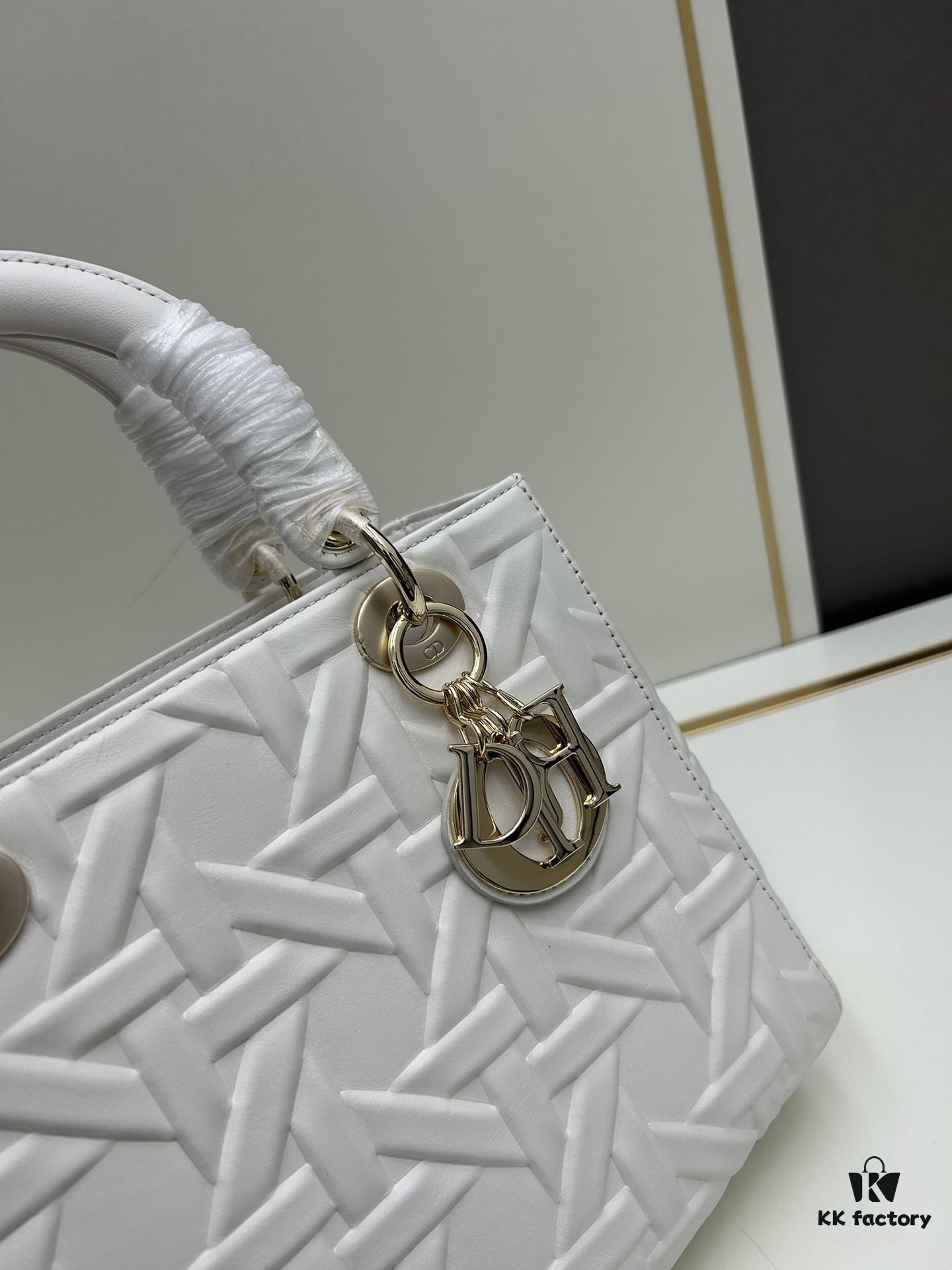 69309f236e68136f4d9ab4cf Dior Lady Dior Top-Grade Original Leather Quilted Handbag in Black Embossed Chevron Pattern