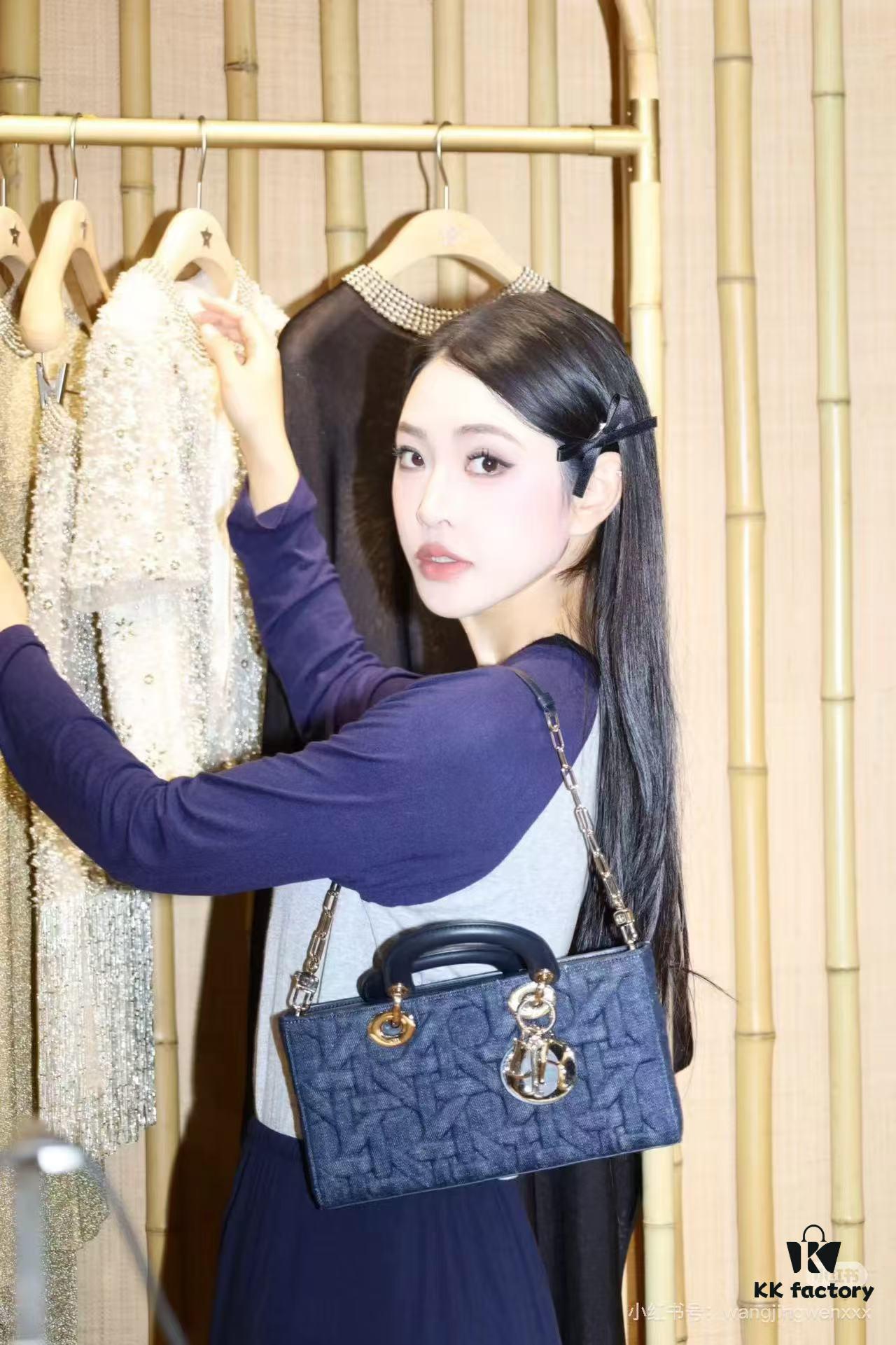 69309f3a6e68136f4d9ab4f1 Dior Lady Dior Medium Bag in Black Calfskin with 3D Cannage Pattern