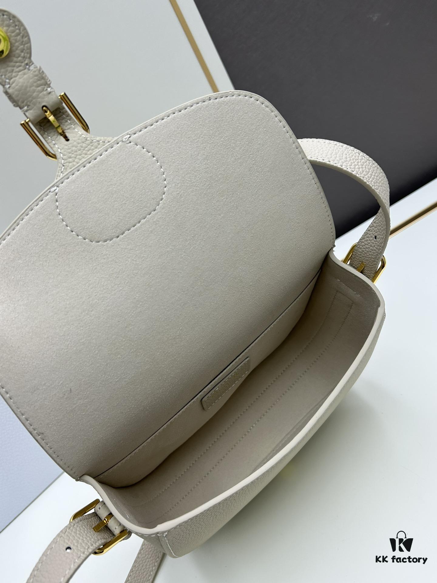 69309f526e68136f4d9ab519 Dior Bobby Tofu Bag, 22 Size, Full-Grain Leather, Vintage Style
