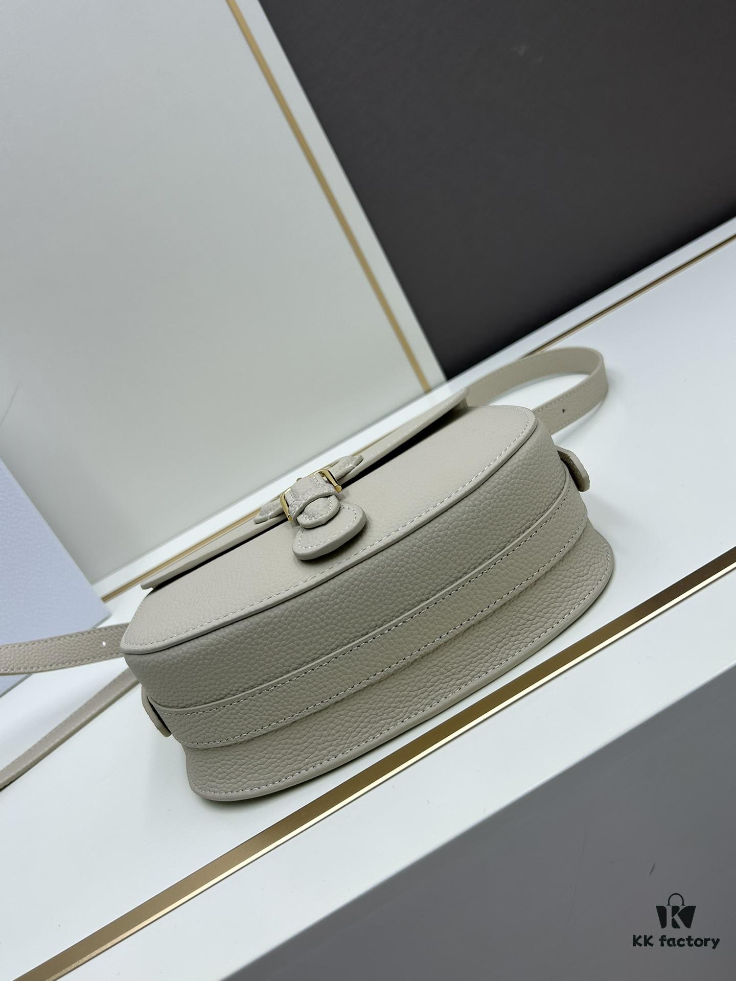 69309f526e68136f4d9ab51a Dior Bobby Tofu Bag, 22 Size, Full-Grain Leather, Vintage Style