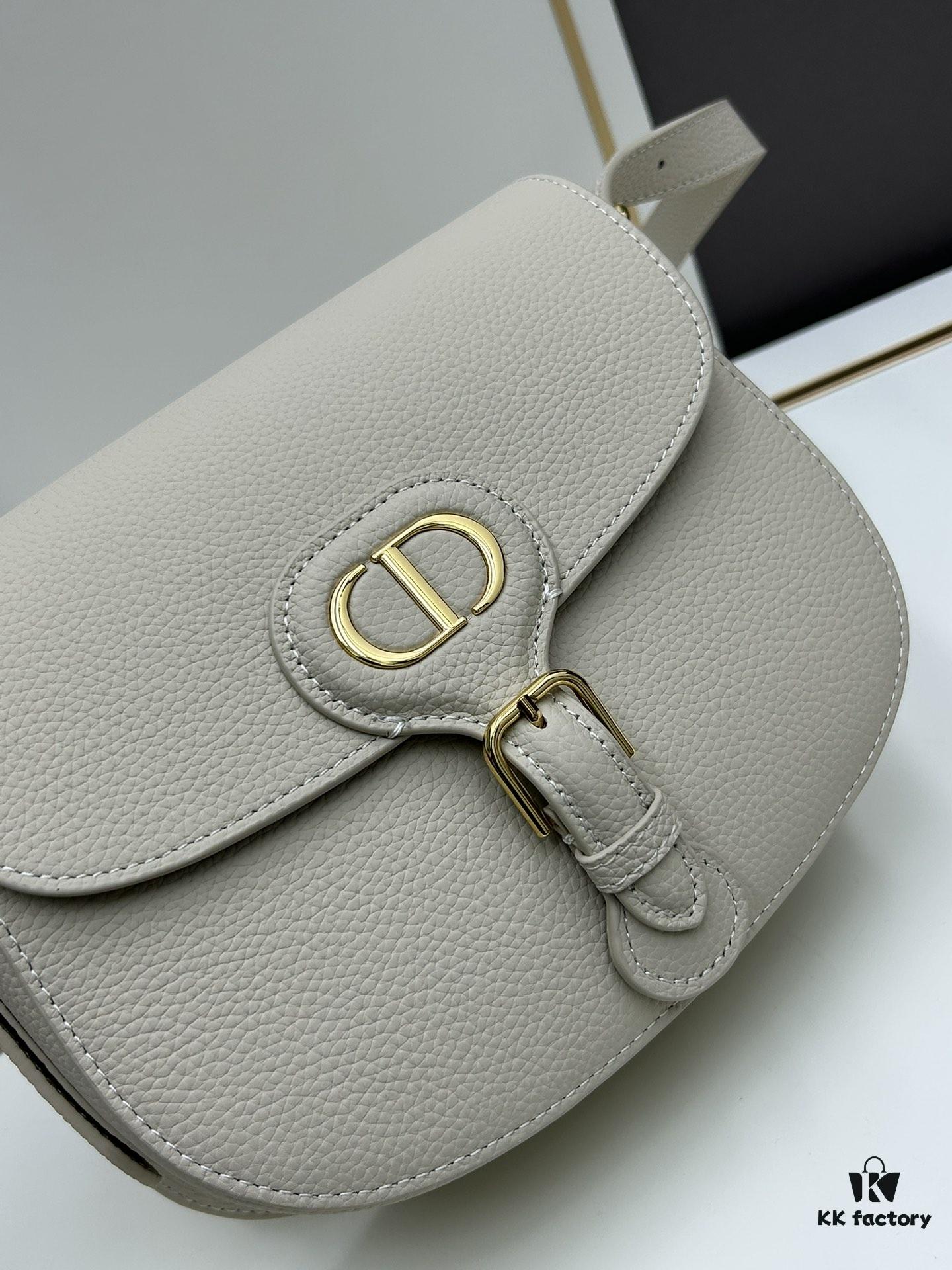 69309f526e68136f4d9ab51b Dior Bobby Tofu Bag, 22 Size, Full-Grain Leather, Vintage Style