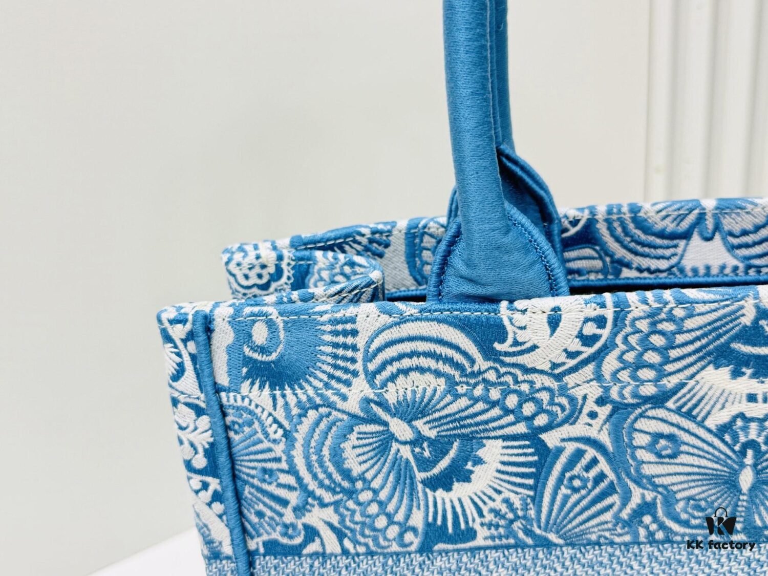 Thick Thread, Heavy Fabric Original Order Medium Size [Di0r Book Tote]