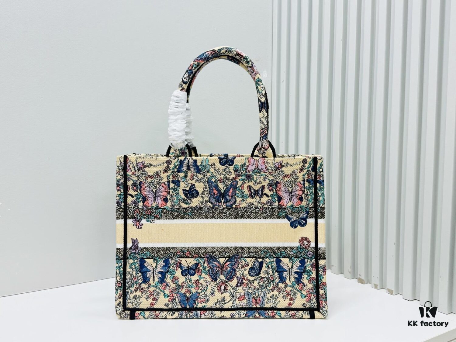 ️ Thick Yarn Heavy Fabric Original Order Medium [Dior Book Tote]