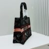 Thick Thread, Heavy Fabric Original Order Medium [Di0r Book Tote]
