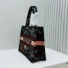 Thick Thread, Heavy Fabric Original Order Medium [Di0r Book Tote]