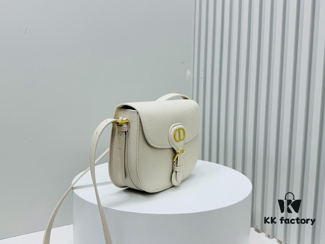 6930a0196e68136f4d9ab674 Litchi Grain Medium Dior Bobby Bag 2024 Fall/Winter New Vintage Style
