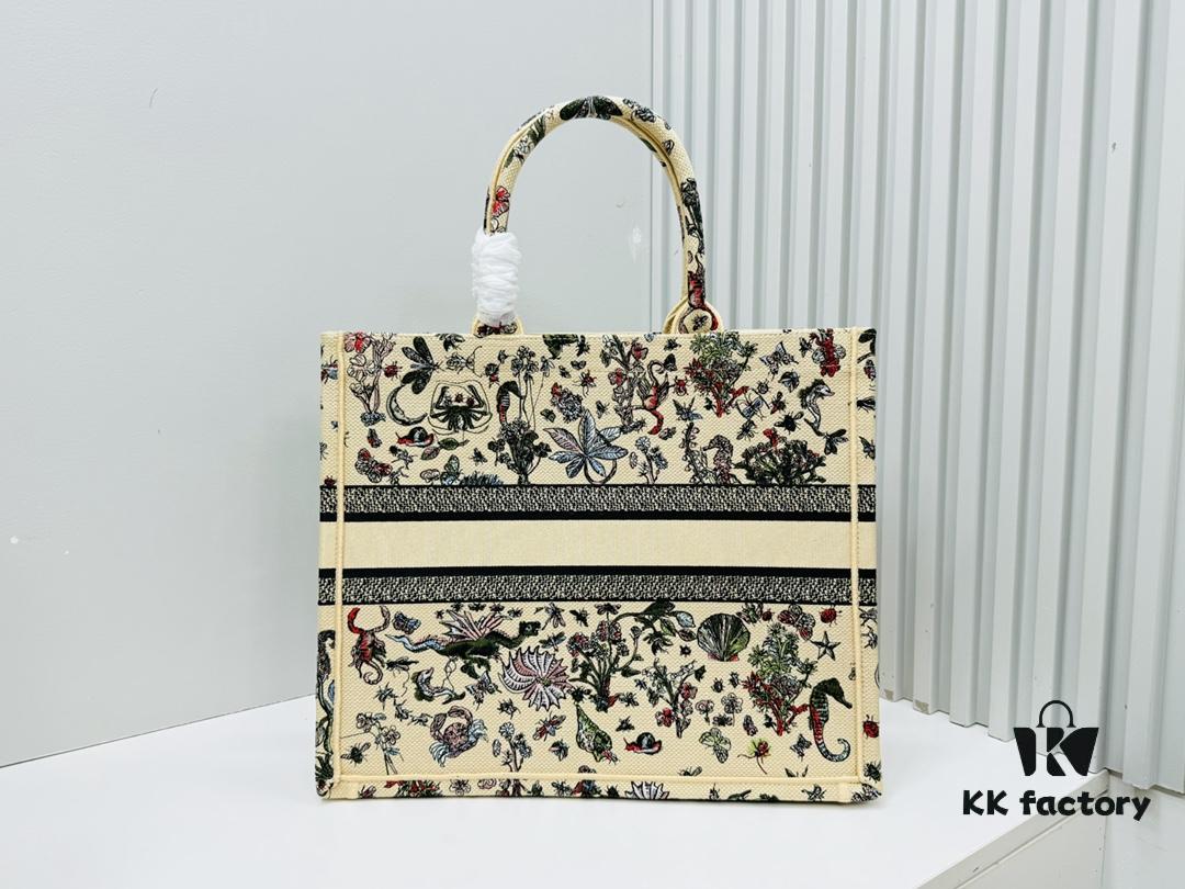 6930a01e6e68136f4d9ab681 Oversized Original Order Di0r Book Tote - Thick Yarn Fabric