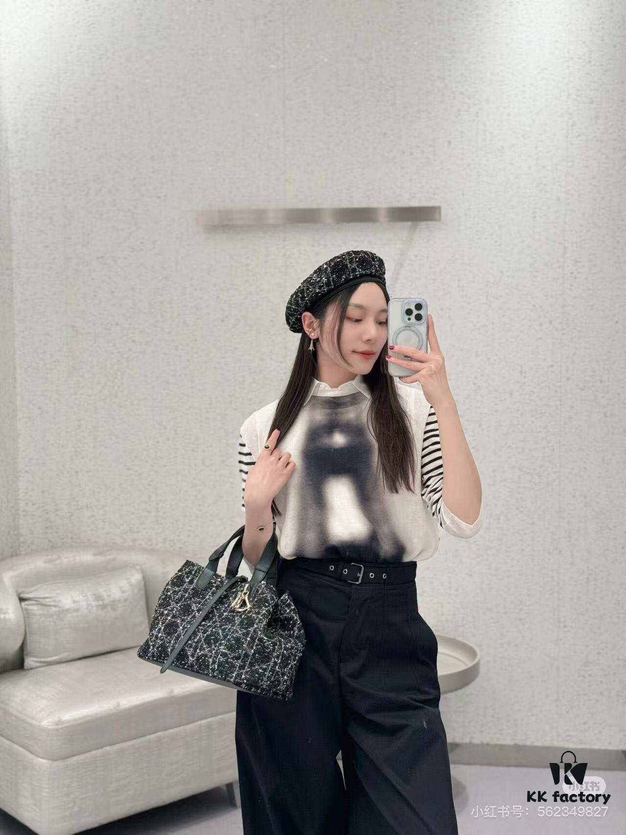 Dior Always Tweed Series, Luxury Original Leather, Quilted Design, Elegant and Stylish Handbag