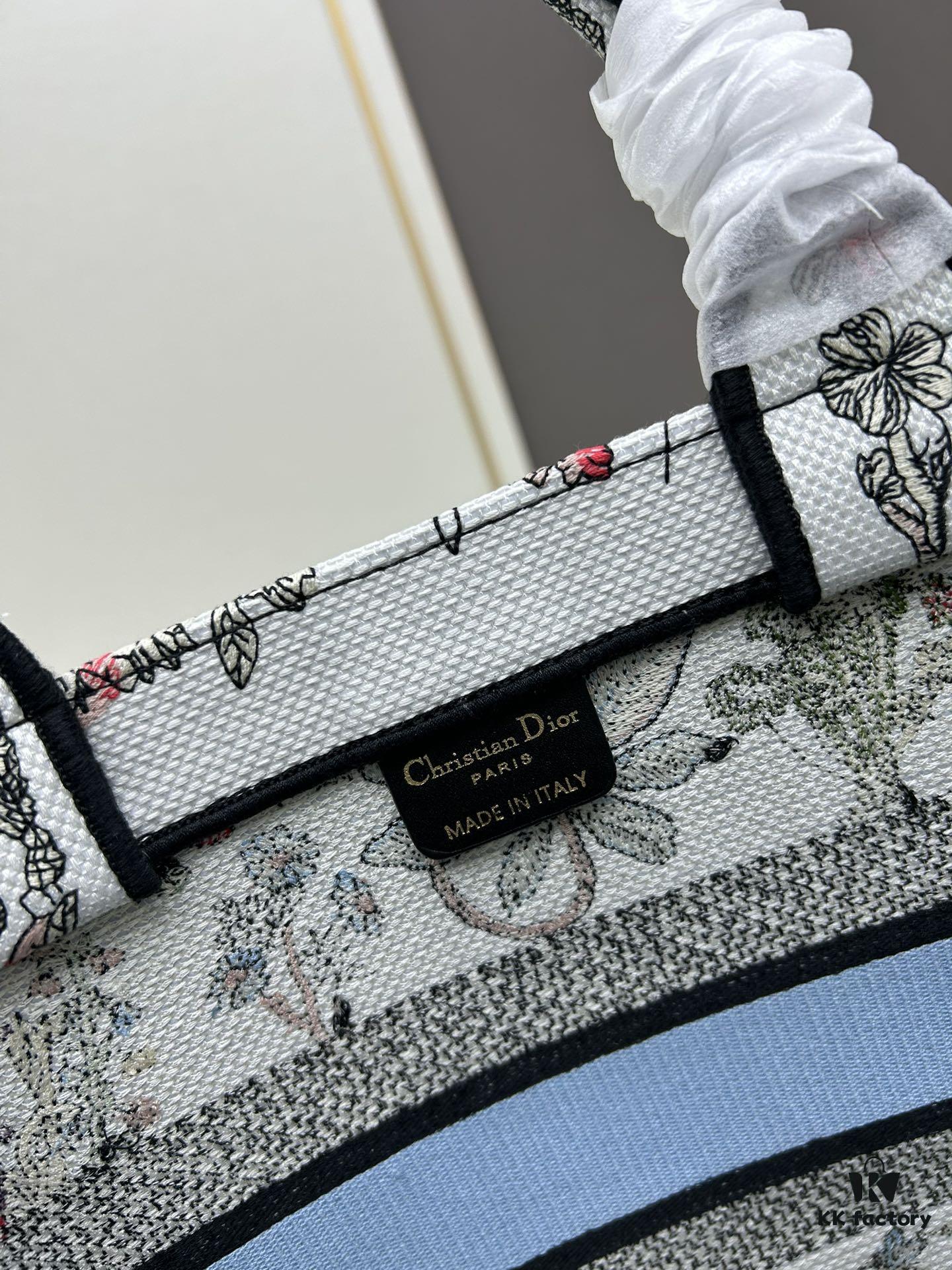 6930a0956e68136f4d9ab77c Authentic Large 330, Medium, Small Di0r Book Tote