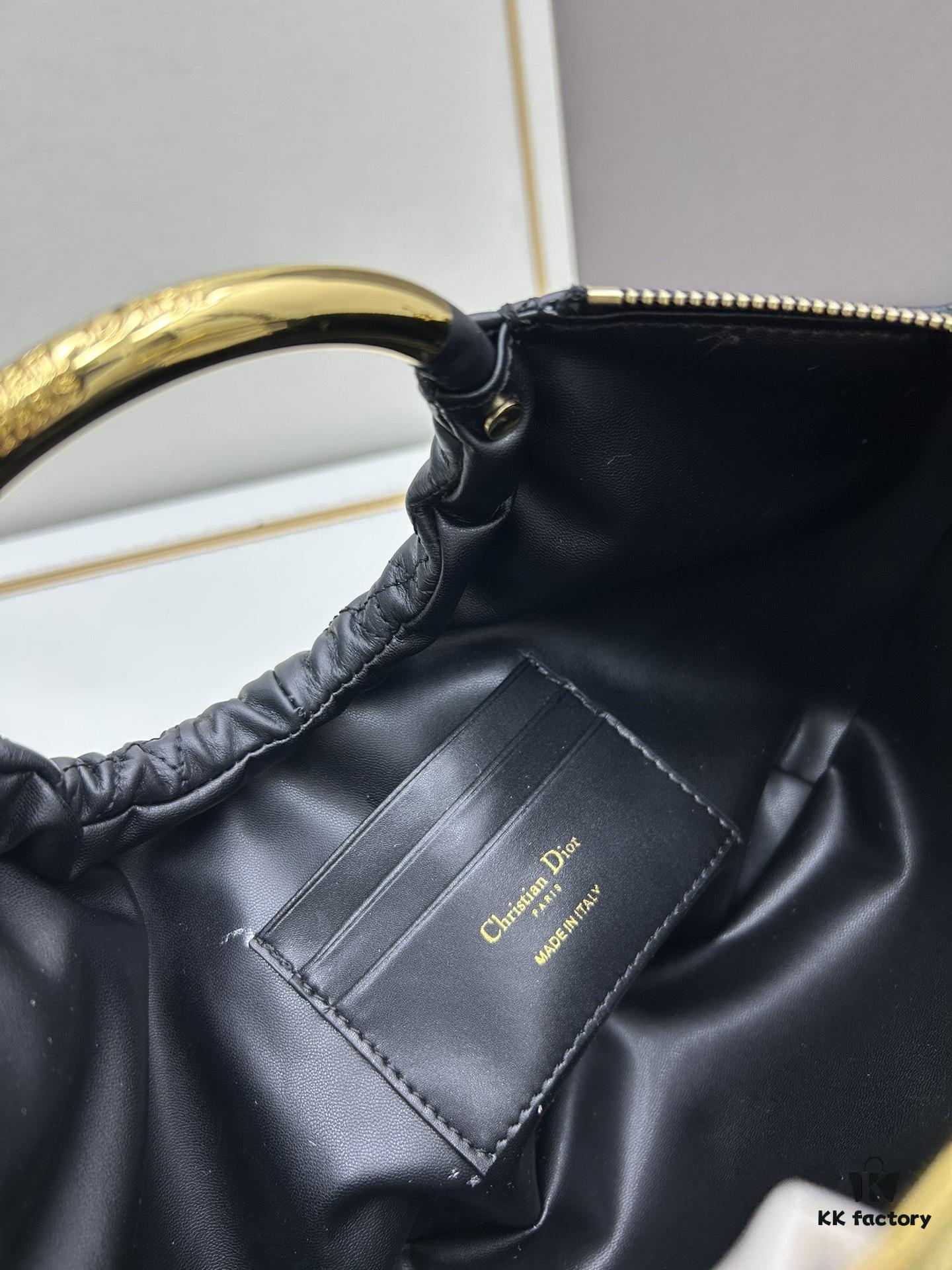 6930a09f6e68136f4d9ab78f DIOR 2025 New Style Clutch Bag – A Surprisingly Stylish Vintage Design