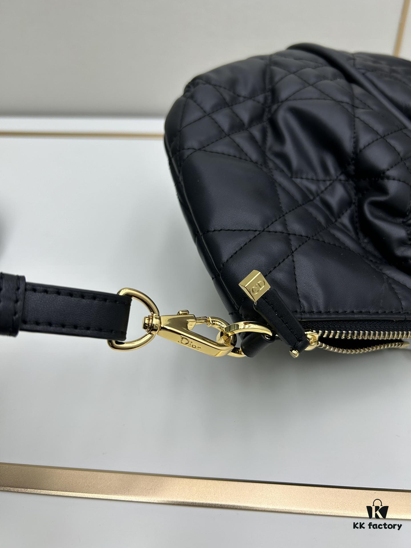 6930a0a06e68136f4d9ab791 DIOR 2025 New Style Clutch Bag – A Surprisingly Stylish Vintage Design